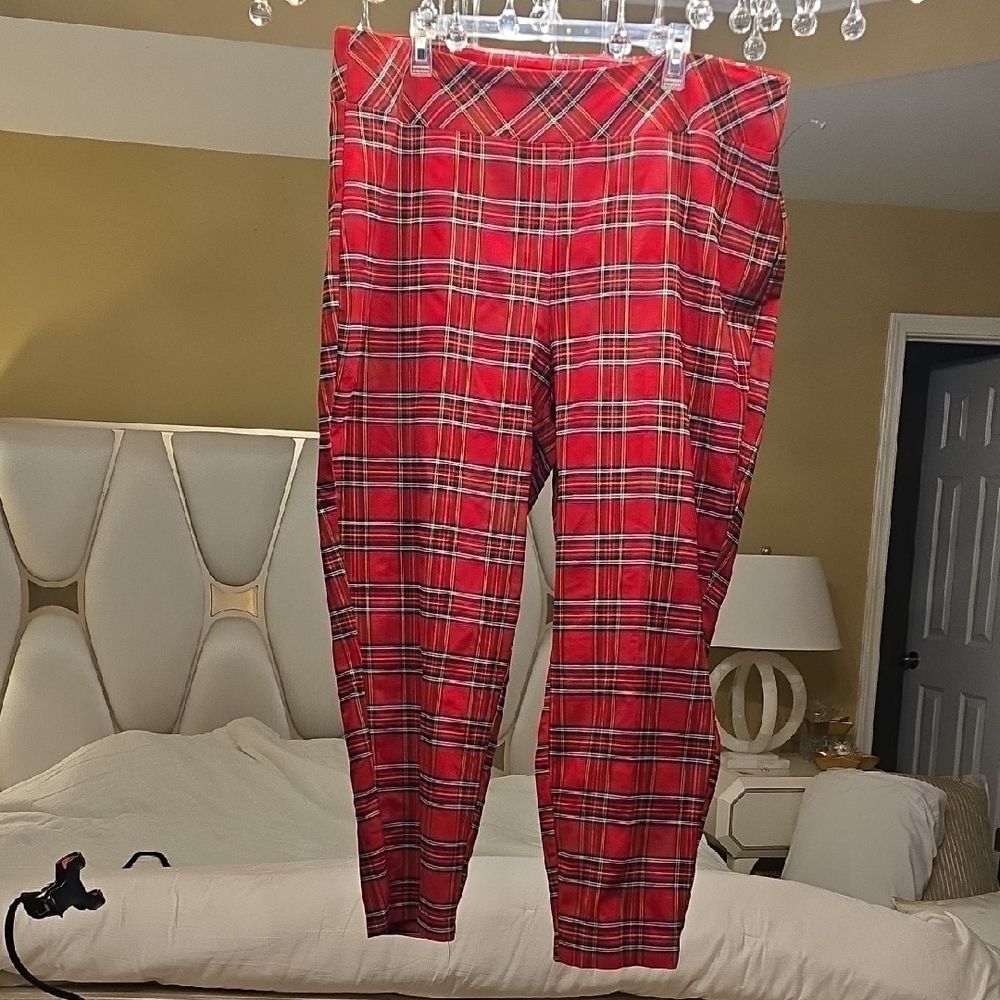 Jones New York Red Plaid Pull On Slim Leg